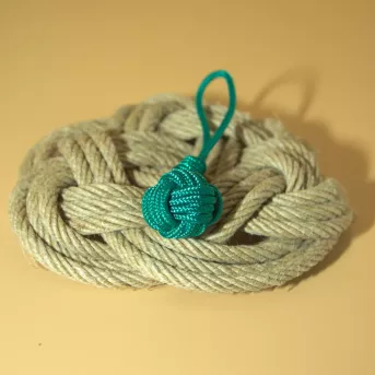 Porte-Clé Vert Émeraude en Pomme de Touline – Luxe Naturel