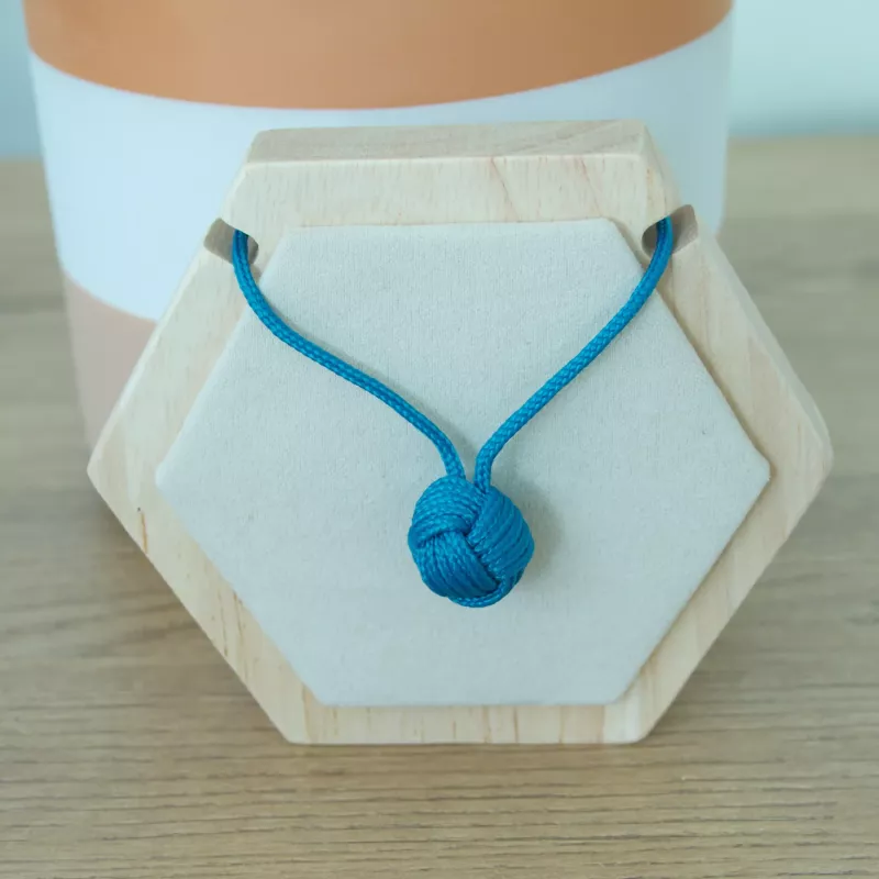 Collier Pomme de Touline Bleu – Bijou Artisanal Marin | Atelier du nœud marin