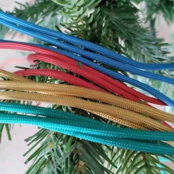 Boule de Noël Bleue en Touline – Décoration Artisanale Unique | Atelier du nœud marin