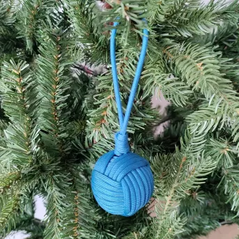 Boule de Noël Bleue en Touline – Décoration Artisanale Unique | Atelier du nœud marin