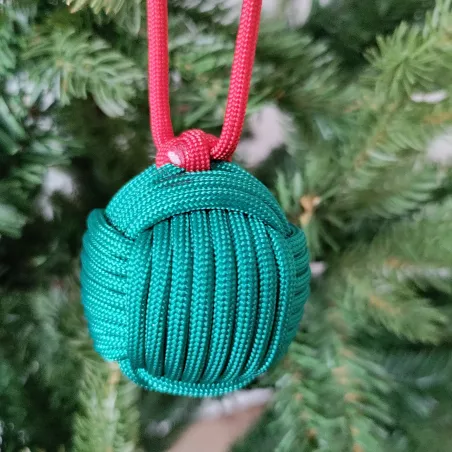 Boule de Noël Verte en Touline – Décoration Artisanale & Éco-Chic | Atelier du nœud marin