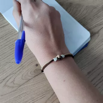 Bracelet Nœud d’Amoureux Marron – Cadeau Personnalisé pour Nounou | Atelier du nœud marin