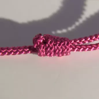 Bracelet Nœud de Carrick Rose – Paracord Artisanal