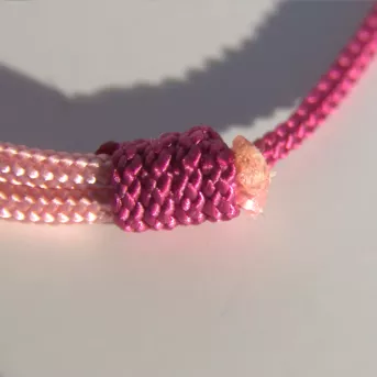 Bracelet Nœud de Carrick Rose – Paracord Artisanal