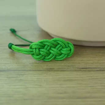 Bracelet Nœud de Carrick Vert Feuille – Paracord Résistant – Artisanat Français