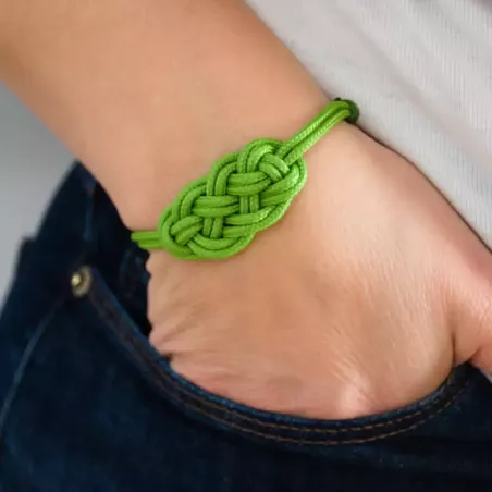 Bracelet Nœud de Carrick Vert Feuille – Paracord Résistant – Artisanat Français