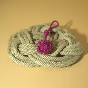 Porte-Clé Azalée en Pomme de Touline – Élégance Romantique