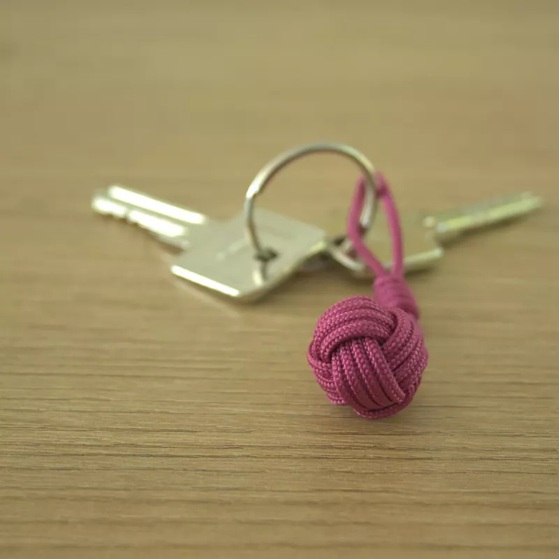 Porte-Clé Azalée en Pomme de Touline – Élégance Romantique