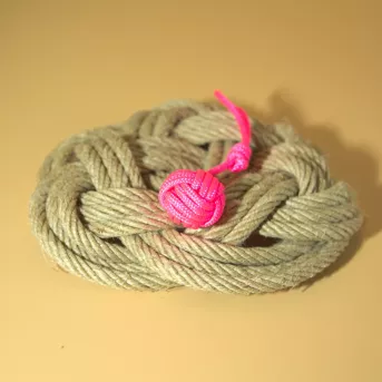 Porte-Clé bleu en Pomme de Touline – Élégance Romantique