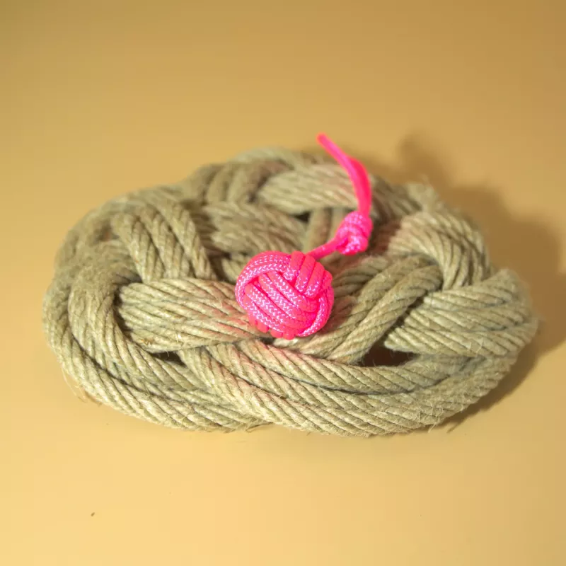 Porte-Clé bleu en Pomme de Touline – Élégance Romantique