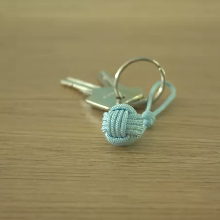 Porte-Clé Bleu Pastel en Pomme de Touline – Douceur Marine